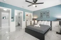 Marble Luxe - Comfy Retreat - Massive Yard
