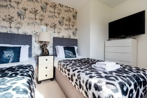 5 beds in 4 bedrooms Jungle House