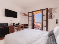 Akre Hotel Hotels near Portara
