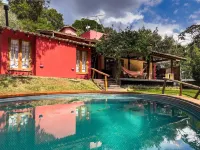 Casa na Granja Viana em Frente à Reserva Ambiental فنادق في Carapicuiba