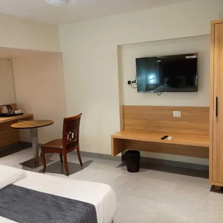 Hotel Legacy Inn