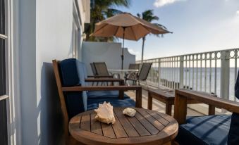 NEW Oceanfront Condo in George Town