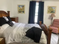 New remodel three bedroom house in pleasant Springfield Hotels near Walmart Supercenter
