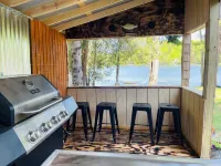 Lakefront Cabin, Pet Friendly, WIFI , near Pictured Rocks Munising Mi.