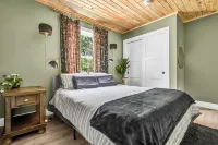 Cozy, stylish, and surrounded by nature; Sojourn Hideaway is the perfect getaway