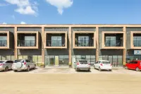 Bushiri's Long Life Building-2BD/1BA APT-Sleeps 4