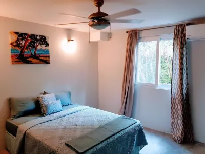 Ocean View Villas just a short walk from La Toc Beach! โรงแรมใน