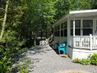 Point Sebago Resort, 30 Purple Road, Walking distance to beach! キャスコのホテル