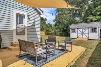 Chic 3BR Home: Pet Friendly, Near Furman & Parks Hotels in Sans Souci