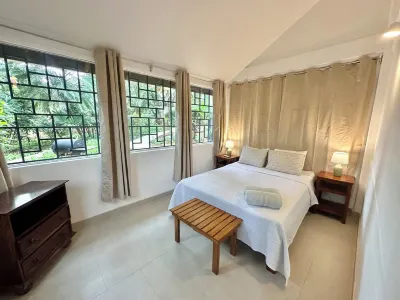 Spacious beautiful Apartment, with pool in Tamarindo, only steps from the beach.
