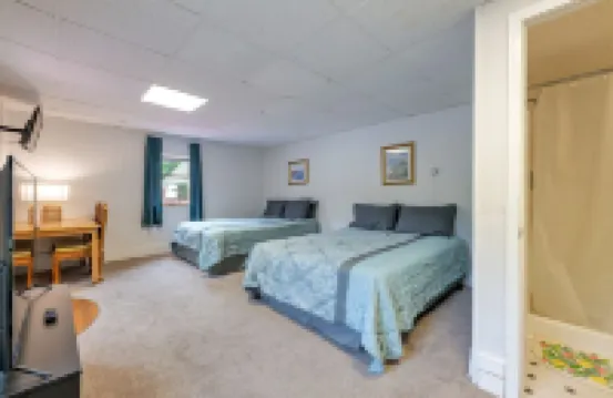 5BR 3 Bath-The Maine House@Twin Hills Cottages