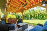 Private Brandon Oasis  Family home w/ Full outdoor kitchen & Bar+ Game room