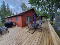 Newley renovated  3 bed room 2 bath, on Indian river with boat dock, 1,092 sq ft Hotels in Koehler Township