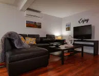 Nautical Themed one bedroom fully equipped apartment. - Wifi