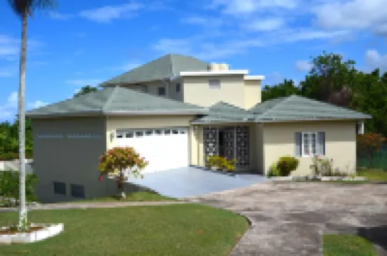 Island Breeze Villa 1 night free after 7 nights within 2024 - 2026 فنادق في 