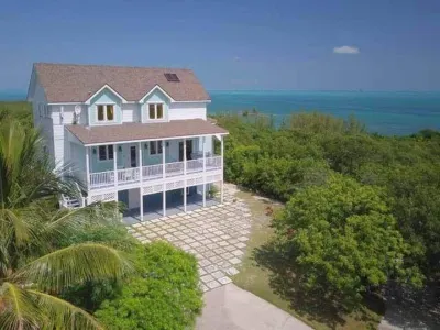Fernhills Hideaway - Marsh Harbour Hotel dekat The Abaco Club