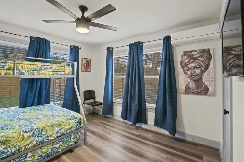 The Retreat- Family Funhouse w/Waterfront Access!