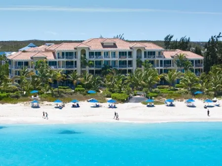 Villa 105 I 2 BR Beachfront Luxury 2 Bed Condo At Villa Renaissance Отели рядом с достопримечательностью «Turks and Caicos Map Mural»