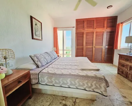 Penthouse-Balcony w Hammock, Direct Ocean View, Half Moon Bay, Akumal Hotels in Akumal