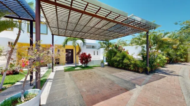 Los Amores II Charming 3 bedroom House in Gated Community with Private Pool.