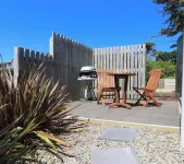 Modern apartment with stunning views of Lighthouse and short walk to beach. Hotels in 