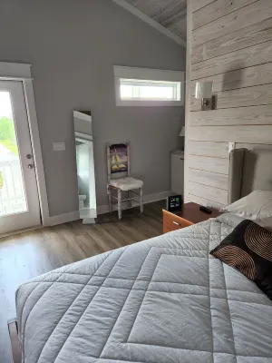 Close to beach,town and boat launch