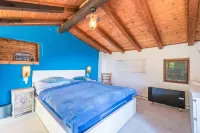 Small rustic dream in a quiet location with a view of the mountains