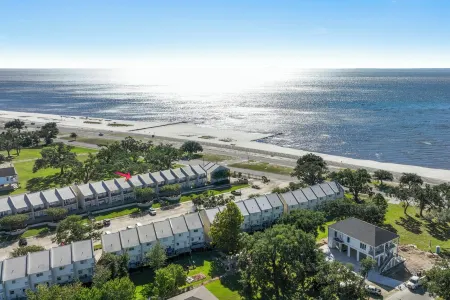Beau Claire 2Br Long Beach Condo Close to Gulfport, Biloxi