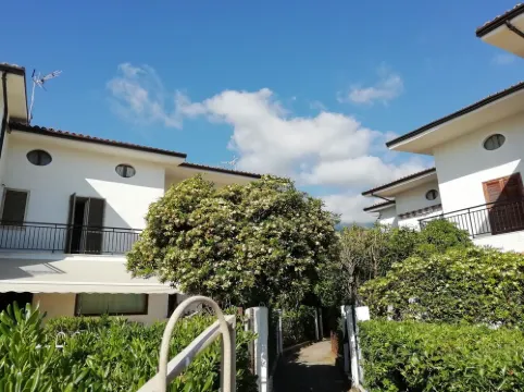 VILLA ONLY 5 METERS FROM THE DIAMOND BEACH (CS)