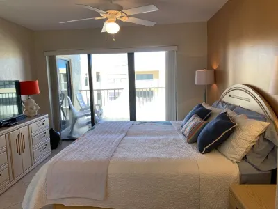 Welcome to Florida :) Hotels near New Smyrna Town Beach