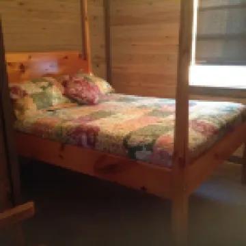 A cozy rustic cottage with a short walk to a fantastic beach in Seaview, PEI