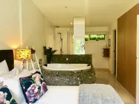 Daylesford Lake Villa 1 ...lake frontage and pet friendly