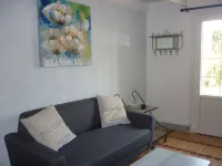 Cottage 2 people traditional stone house. Hotels in Bagat-en-Quercy