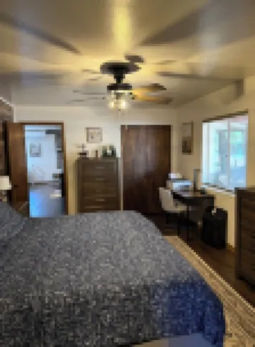 Cabin in the Heart of Lakeside - 10 Minutes to Hiking and Fishing