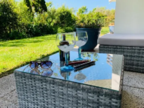 Holiday home at a copse and small lake, close to the beach 韋斯特佩勒酒店