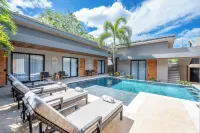 Estrella del Mar – Stylish Modern Villa, Walking Distance to the Beach. - مسبح خاص