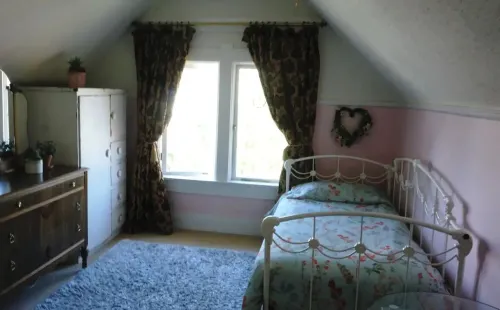 Charming James Bay Guesthouse by Fisherman's Wharf