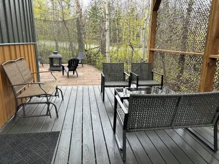 Payne Lake Wilderness Huts - Duck Blind Отели в г. Кардстон Каунти