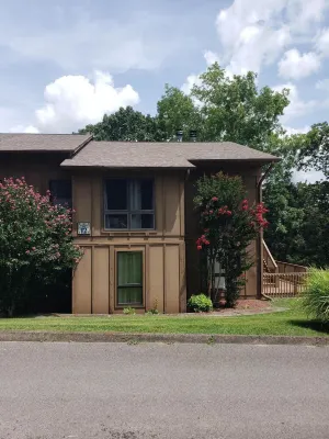 Woodson Bend Condo. Golf, Pool, Restaurant, Entertainment & More! Near Burnside. Hotels in 