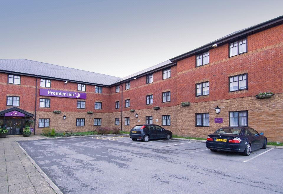 Premier Inn Manchester Tameside Hyde Hotel