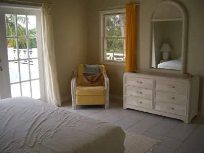 Villa with large pool, screened terrace overlooking Caribbean. Hotels near Nevis Equestrian Centre