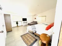 Snorkel beach, kayak and paddle board on white sand paradisiacal beach just 2min Hoteles en 