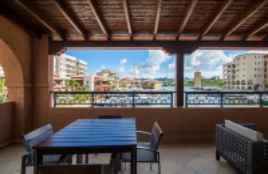 Porto Cupecoy : Spacious 2 BRS condo on Porto Cupecoy Marina