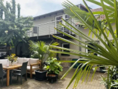 Idyllic vacation home in Jena 5 minutes walk to the center directly on the Saale