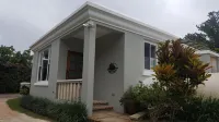 Charming , Comfortable  Cottage Near Amenities