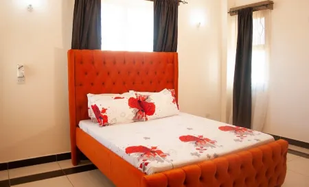 Spacious Cosy 4Bedroom Apartment Nyali, Great Oceanview, 2 min walk to the Beach