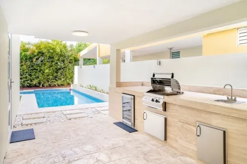The Coral - Luxury House Near Beach w/ Private Pool