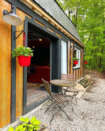 Beautiful  1-bedroom Cottage on Shawanaga Lake