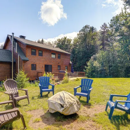 Spacious Wilmington Cabin: Walk to Lake