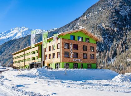 Explorer Hotel Stubaital